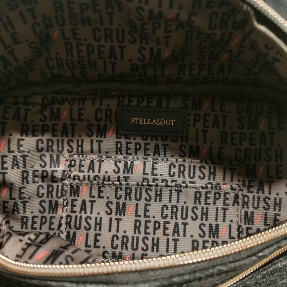 Stella and Dot Fannypack - Picture 3 of 3